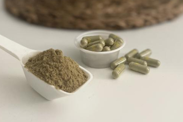 Kratom powder and capsules